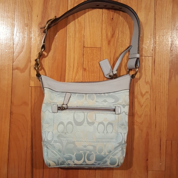 Coach shoulder bucket crossbody pocketbook - Picture 6 of 6